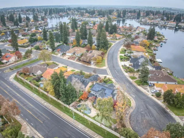 $749,000 | 809 East Catalina Circle, Fresno, CA 93730