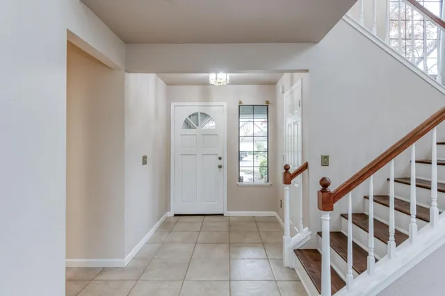 $749,000 | 809 East Catalina Circle, Fresno, CA 93730