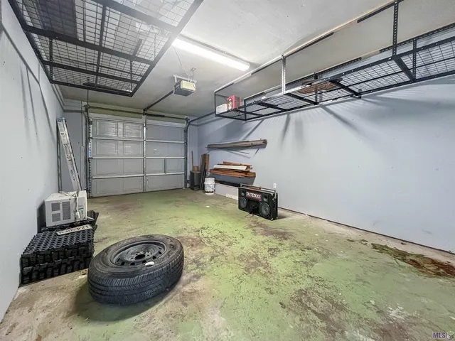 $229,900 | 723 Poplar Street, Denham Springs, LA 70726