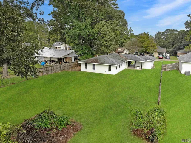 $229,900 | 723 Poplar Street, Denham Springs, LA 70726