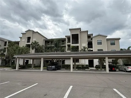 $2,200 | 17810 Gawthrop Drive, Unit 305, Bradenton, FL 34211