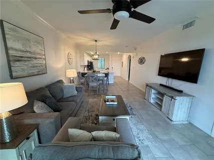 $2,200 | 17810 Gawthrop Drive, Unit 305, Bradenton, FL 34211