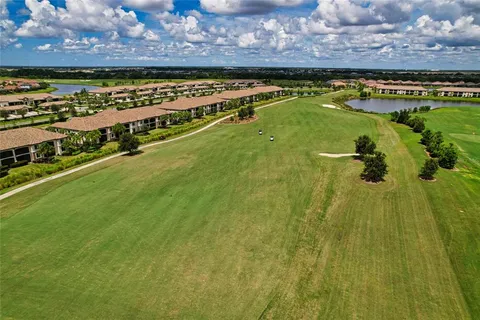 $2,200 | 17810 Gawthrop Drive, Unit 305, Bradenton, FL 34211