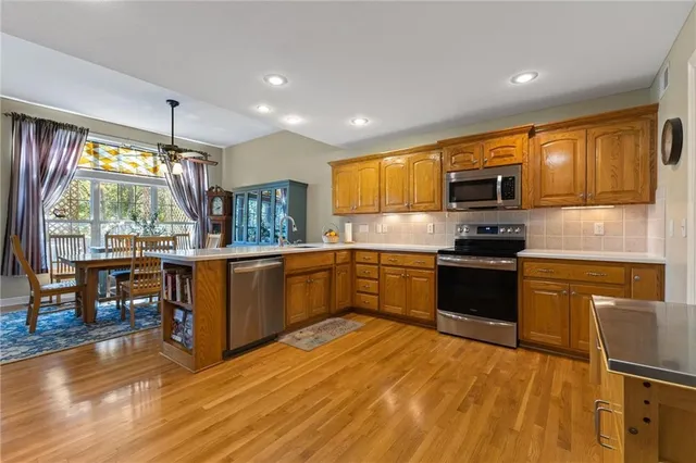 $520,000 | 4120 Southwest Flintrock Drive, Lee's Summit, MO 64082