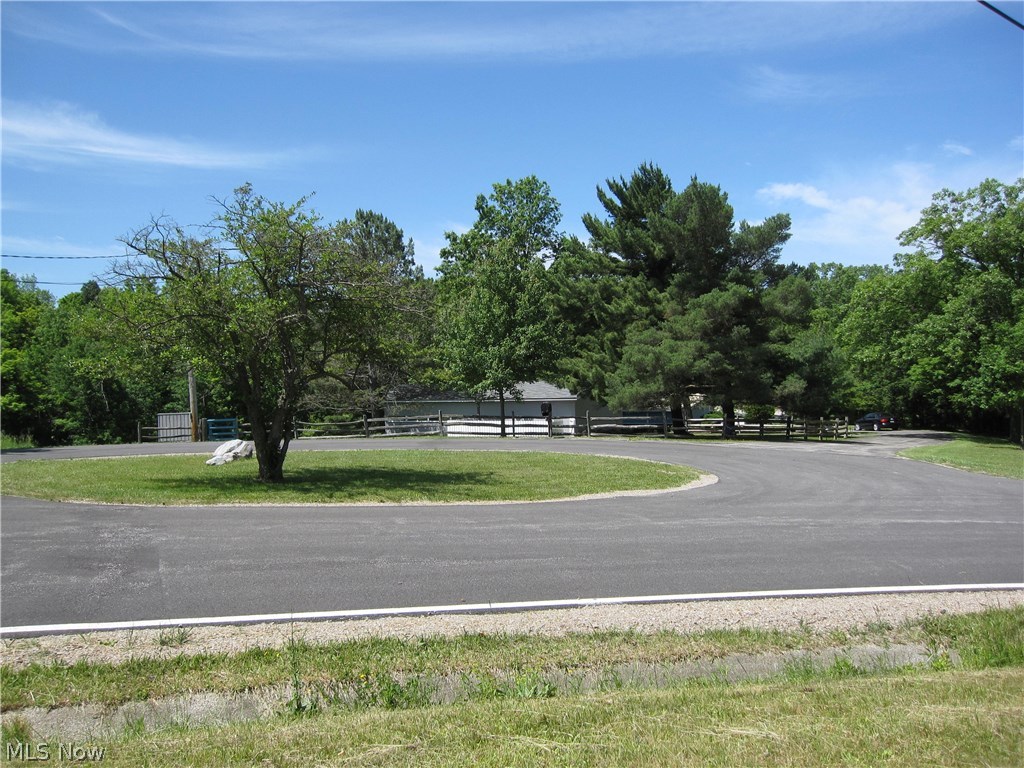 5 Pepper Ridge Road Cleveland, OH 44124 - Photo 29 of 33 Circular drive to the barn on the property.