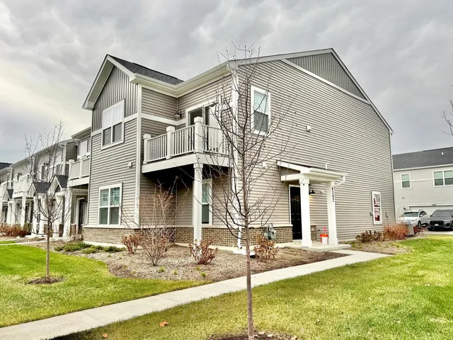$2,950 | 4397 Chelsea Mnr Circle, Aurora, IL 60504