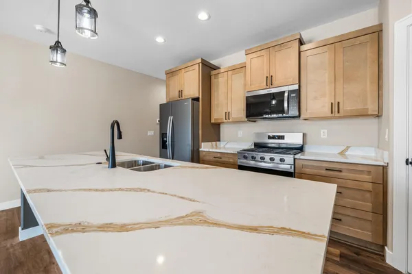 $374,900 | 1878 Woodland Way, Unit 4334, Slinger, WI 53086