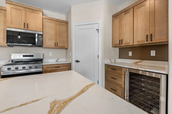 $374,900 | 1878 Woodland Way, Unit 4334, Slinger, WI 53086