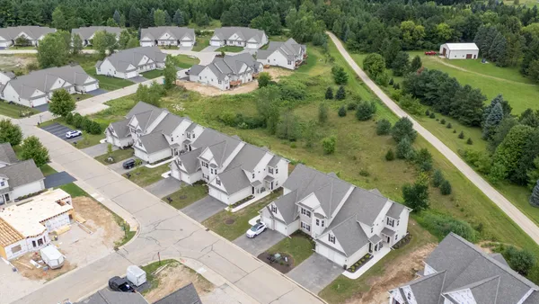 $374,900 | 1878 Woodland Way, Unit 4334, Slinger, WI 53086