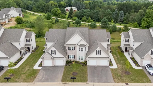 $374,900 | 1878 Woodland Way, Unit 4334, Slinger, WI 53086
