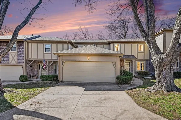 $299,000 | 10907 West 96th Terrace, Overland Park, KS 66214