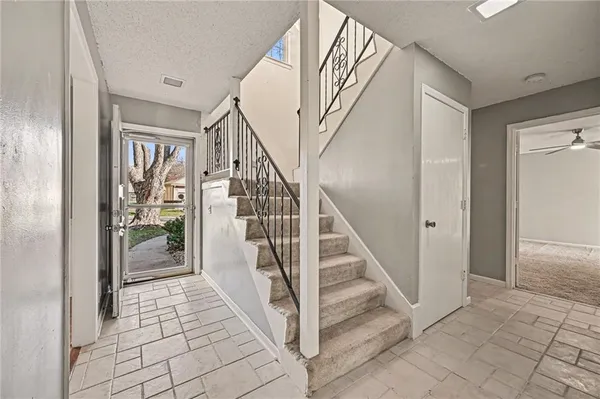 $270,000 | 10907 West 96th Terrace, Overland Park, KS 66214