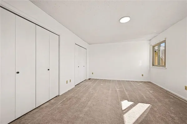 $270,000 | 10907 West 96th Terrace, Overland Park, KS 66214
