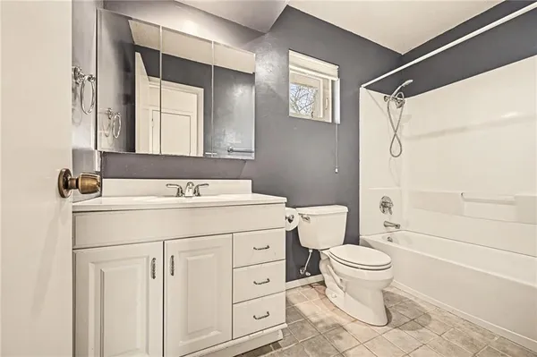 $270,000 | 10907 West 96th Terrace, Overland Park, KS 66214