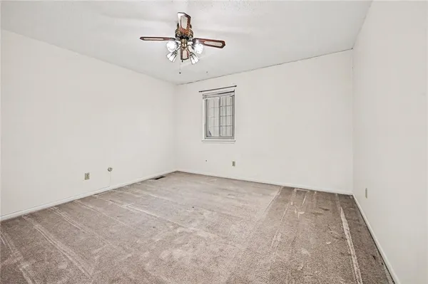 $270,000 | 10907 West 96th Terrace, Overland Park, KS 66214