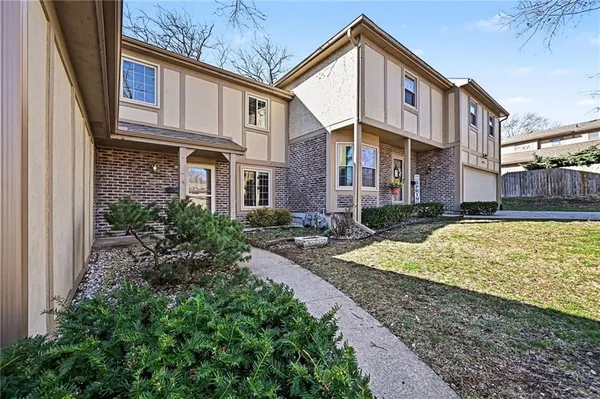 $270,000 | 10907 West 96th Terrace, Overland Park, KS 66214