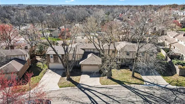 $270,000 | 10907 West 96th Terrace, Overland Park, KS 66214