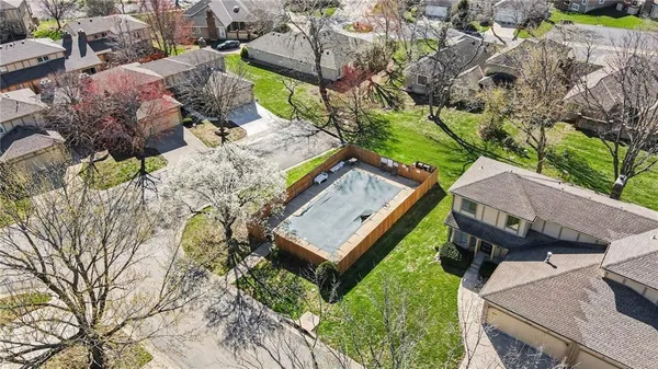 $270,000 | 10907 West 96th Terrace, Overland Park, KS 66214
