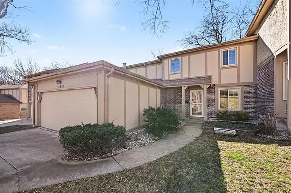 $270,000 | 10907 West 96th Terrace, Overland Park, KS 66214