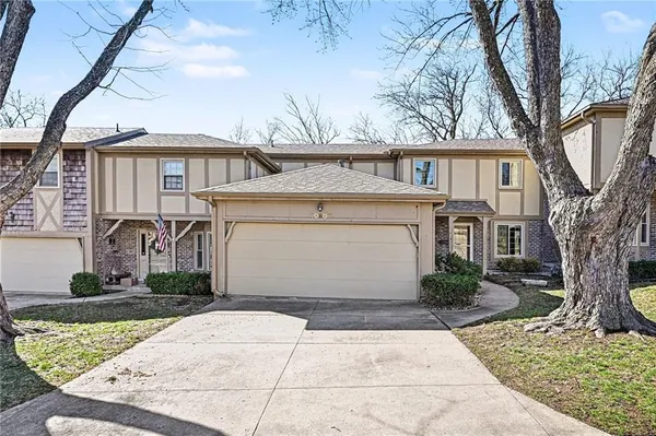 $270,000 | 10907 West 96th Terrace, Overland Park, KS 66214