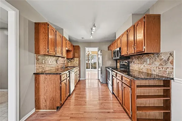 $270,000 | 10907 West 96th Terrace, Overland Park, KS 66214
