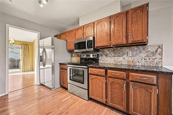 $270,000 | 10907 West 96th Terrace, Overland Park, KS 66214