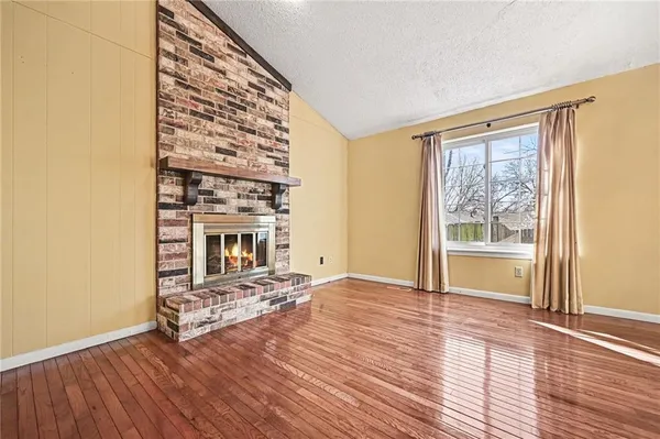 $270,000 | 10907 West 96th Terrace, Overland Park, KS 66214