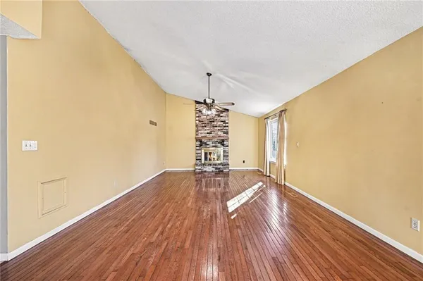 $270,000 | 10907 West 96th Terrace, Overland Park, KS 66214
