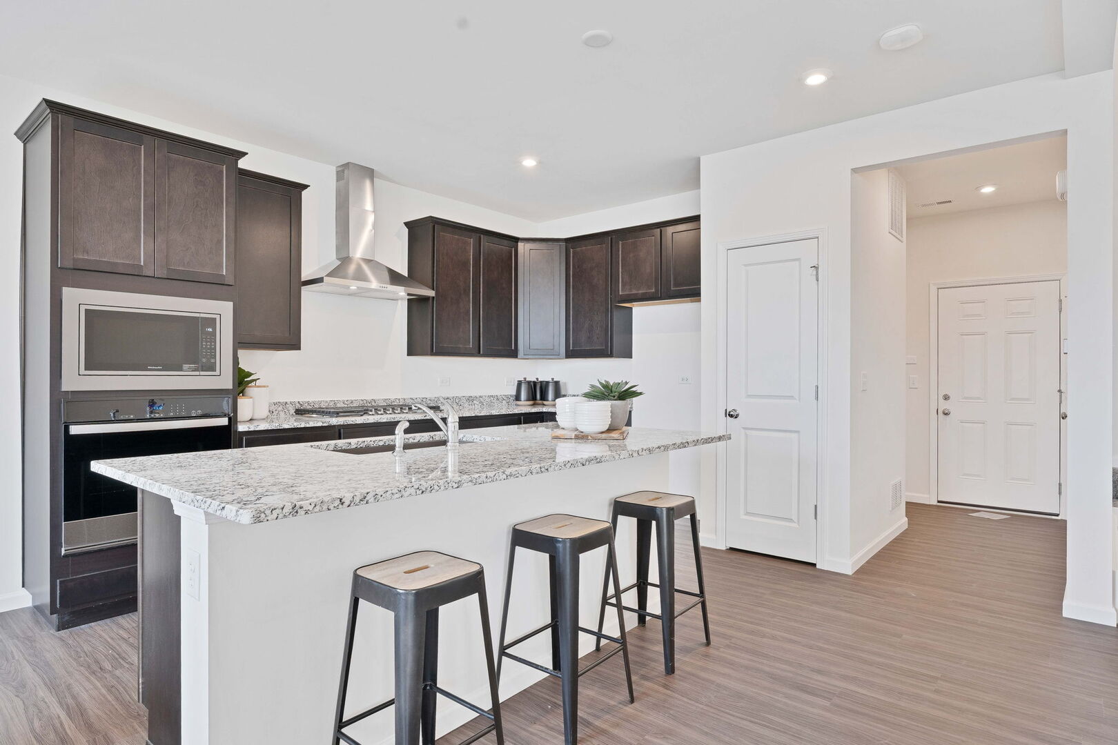 2252 Quartet Road Naperville, IL 60564 - Photo 7 of 28 Gallery Image 7