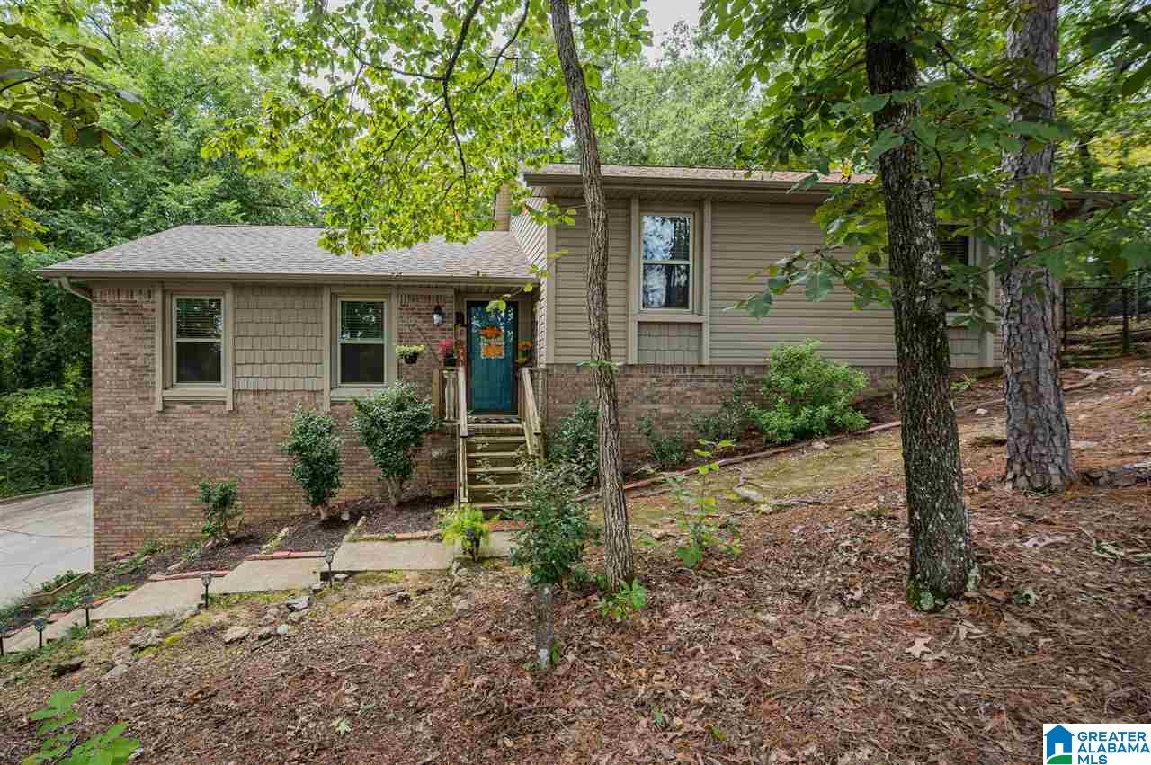 828 Round Hill Road Pelham, AL 35124 - Photo 1 of 49