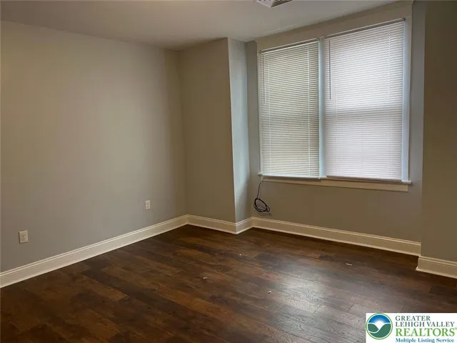 $1,249 | 1322 Chelsea Avenue, Unit 2, Bethlehem, PA 18018