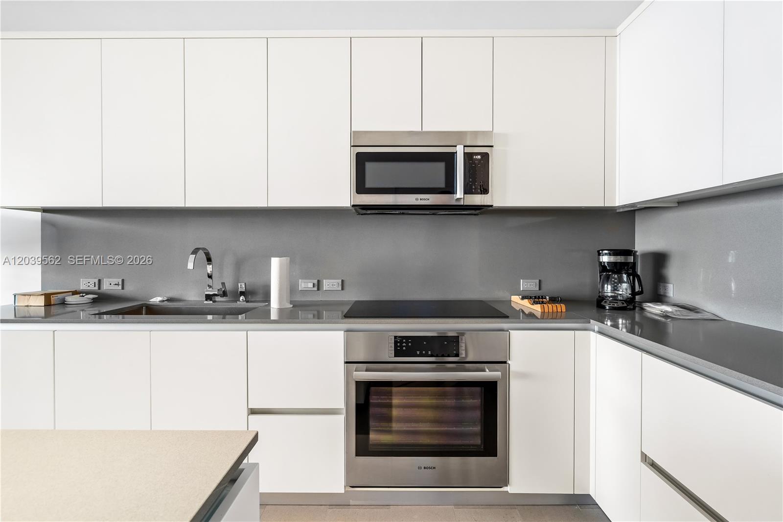 88 Southwest 7th Street, Unit 1006 Miami, FL 33130 - Photo 2 of 49