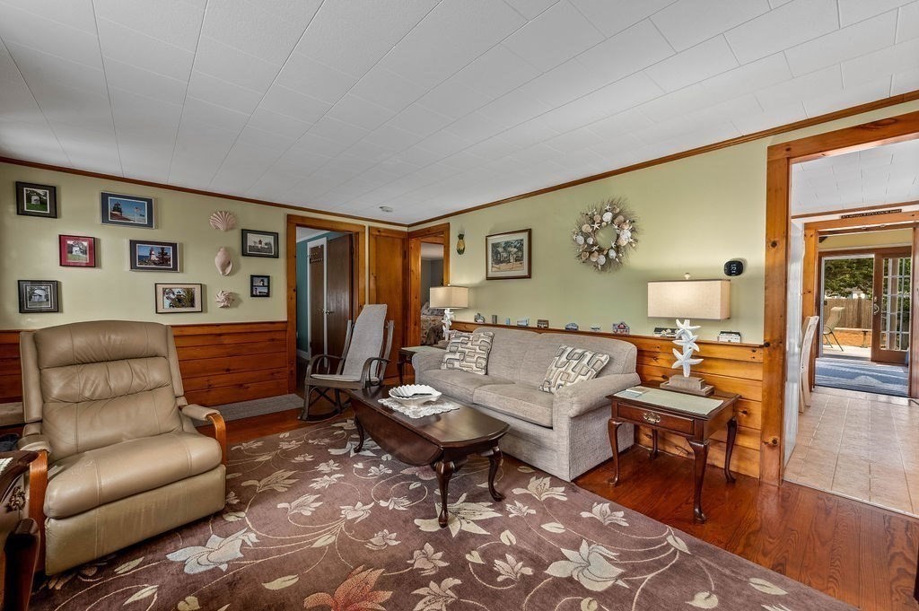 16 Lawrence Road Dennis, MA 02639 - Photo 5 of 37 Gallery Image 5