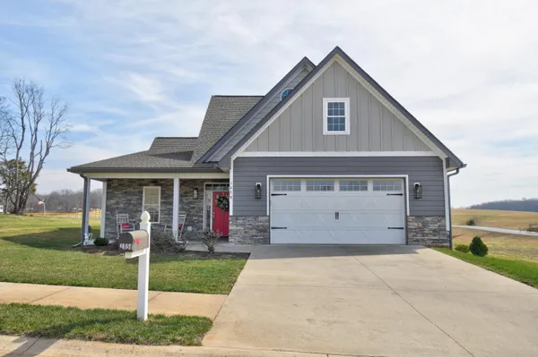 $499,900 | 1058 Eagle Crst Lane, Moneta, VA 24121
