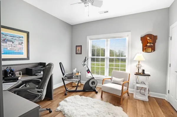 $499,900 | 1058 Eagle Crst Lane, Moneta, VA 24121
