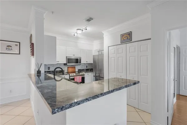 $2,000 | 4304 Bayside Village Drive, Unit 201, Tampa, FL 33615
