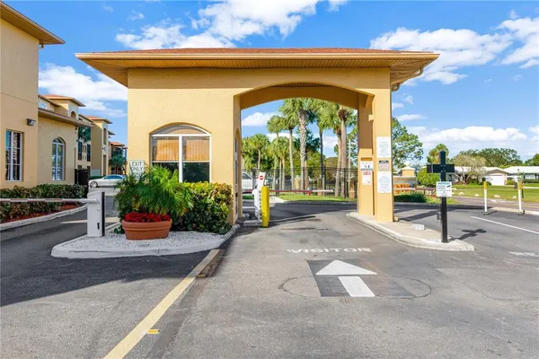 $2,000 | 4304 Bayside Village Drive, Unit 201, Tampa, FL 33615