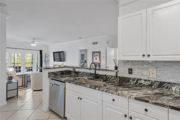 $2,000 | 4304 Bayside Village Drive, Unit 201, Tampa, FL 33615