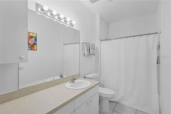 $2,000 | 4304 Bayside Village Drive, Unit 201, Tampa, FL 33615