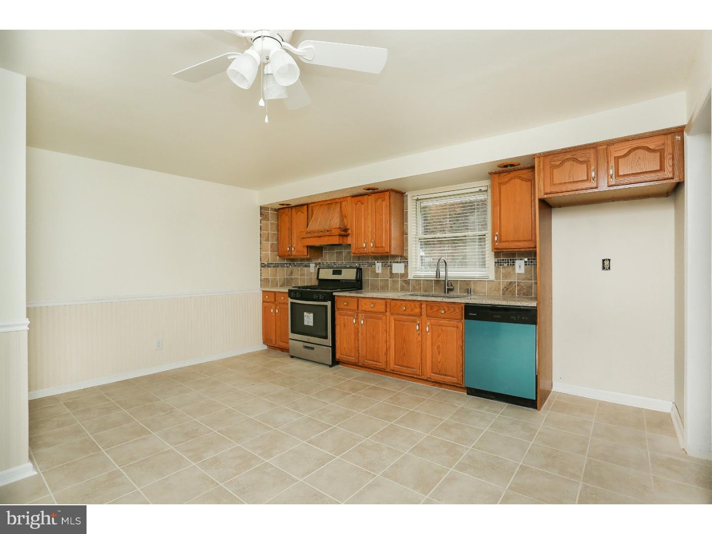 170 Plymouth Road Sicklerville, NJ 08081 - Photo 5 of 24 Gallery Image 5