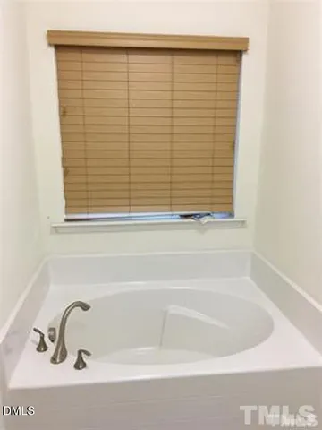 $2,400 | 725 Edgewater Ridge Court, Apex, NC 27523