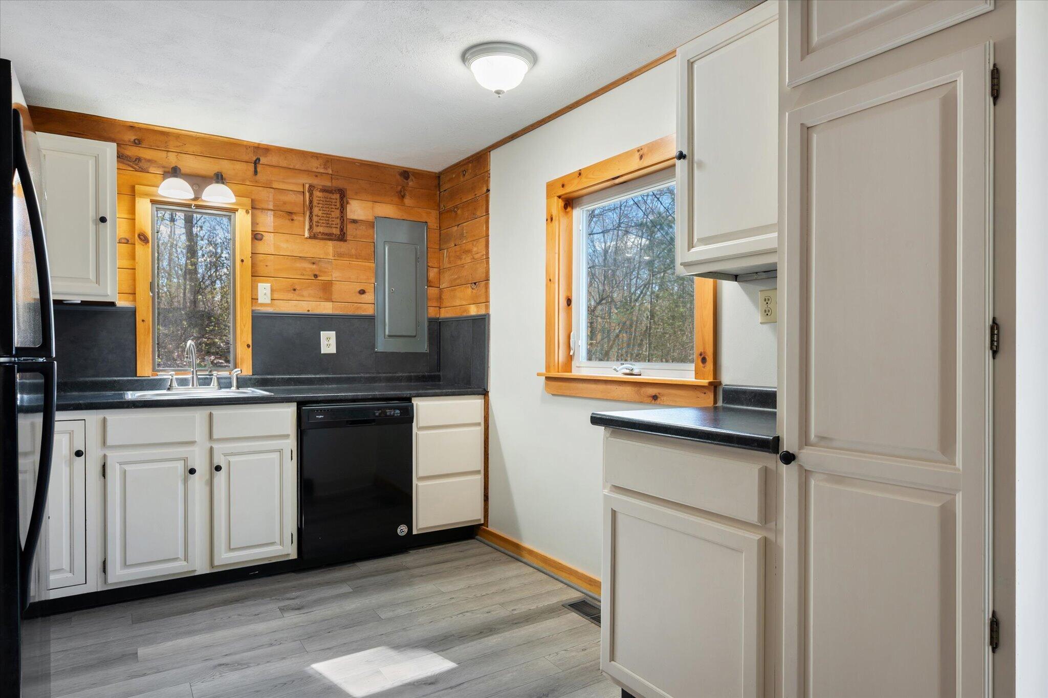 1492 River Road Bucksport, ME 04416 - Photo 12 of 48 08-Kitchen