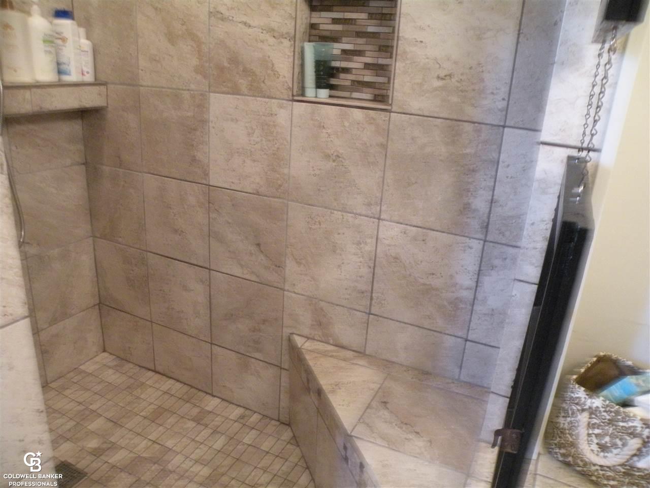80000 McFadden Road Armada, MI 48005 - Photo 22 of 31 Walk-in shower