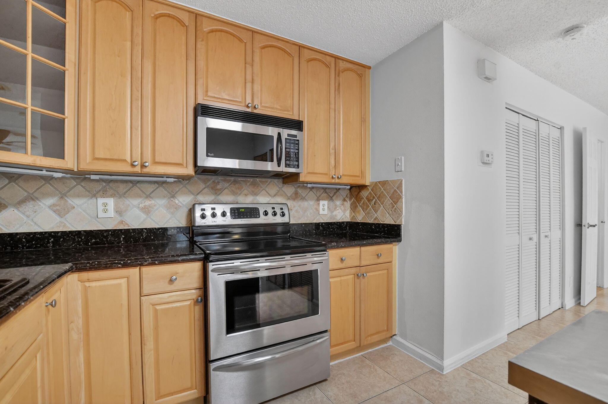 6671 Via Regina, Unit 6671 Boca Raton, FL 33433 - Photo 17 of 49 Kitchen