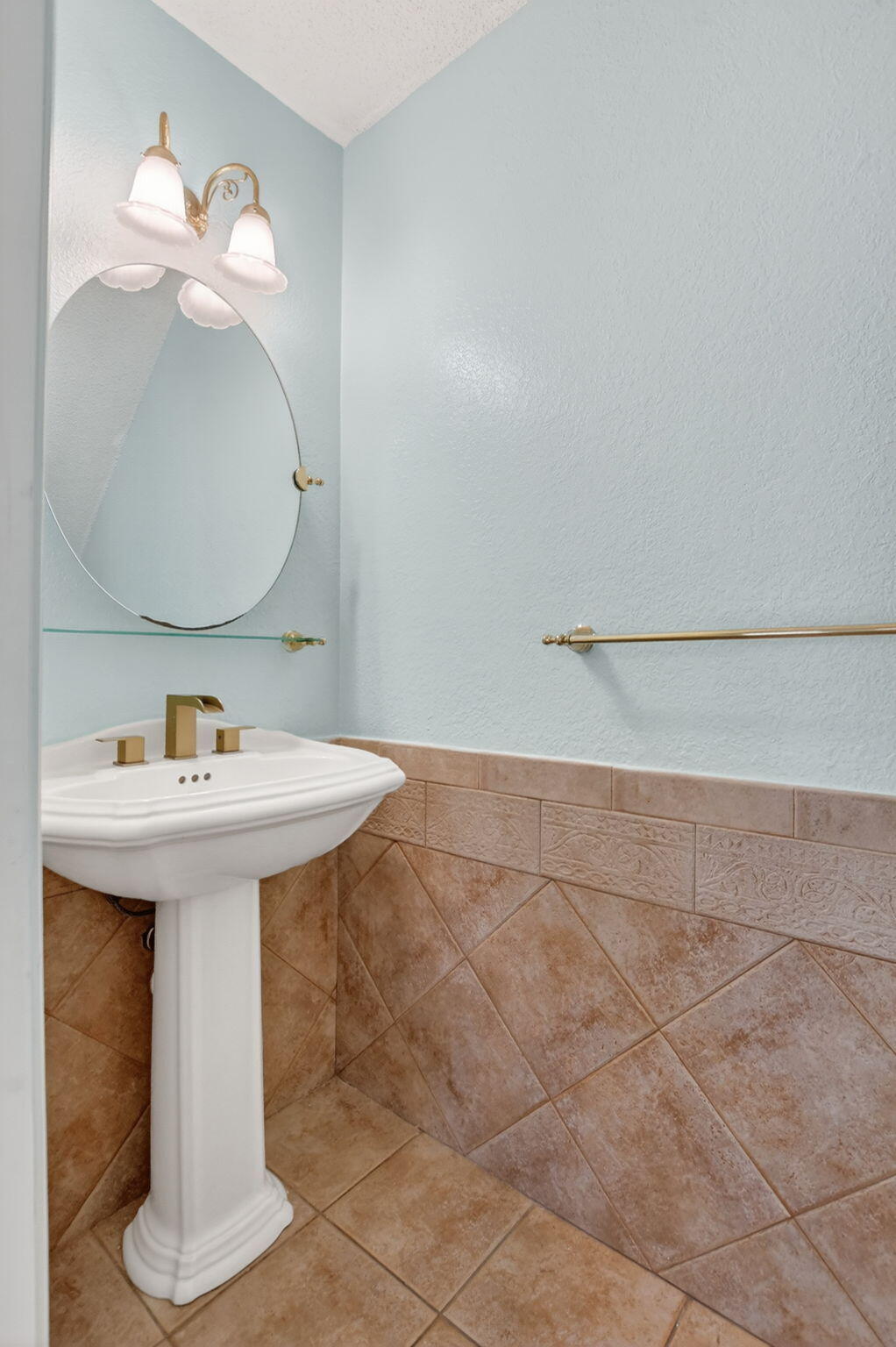 6671 Via Regina, Unit 6671 Boca Raton, FL 33433 - Photo 20 of 49 Half bath downstairs