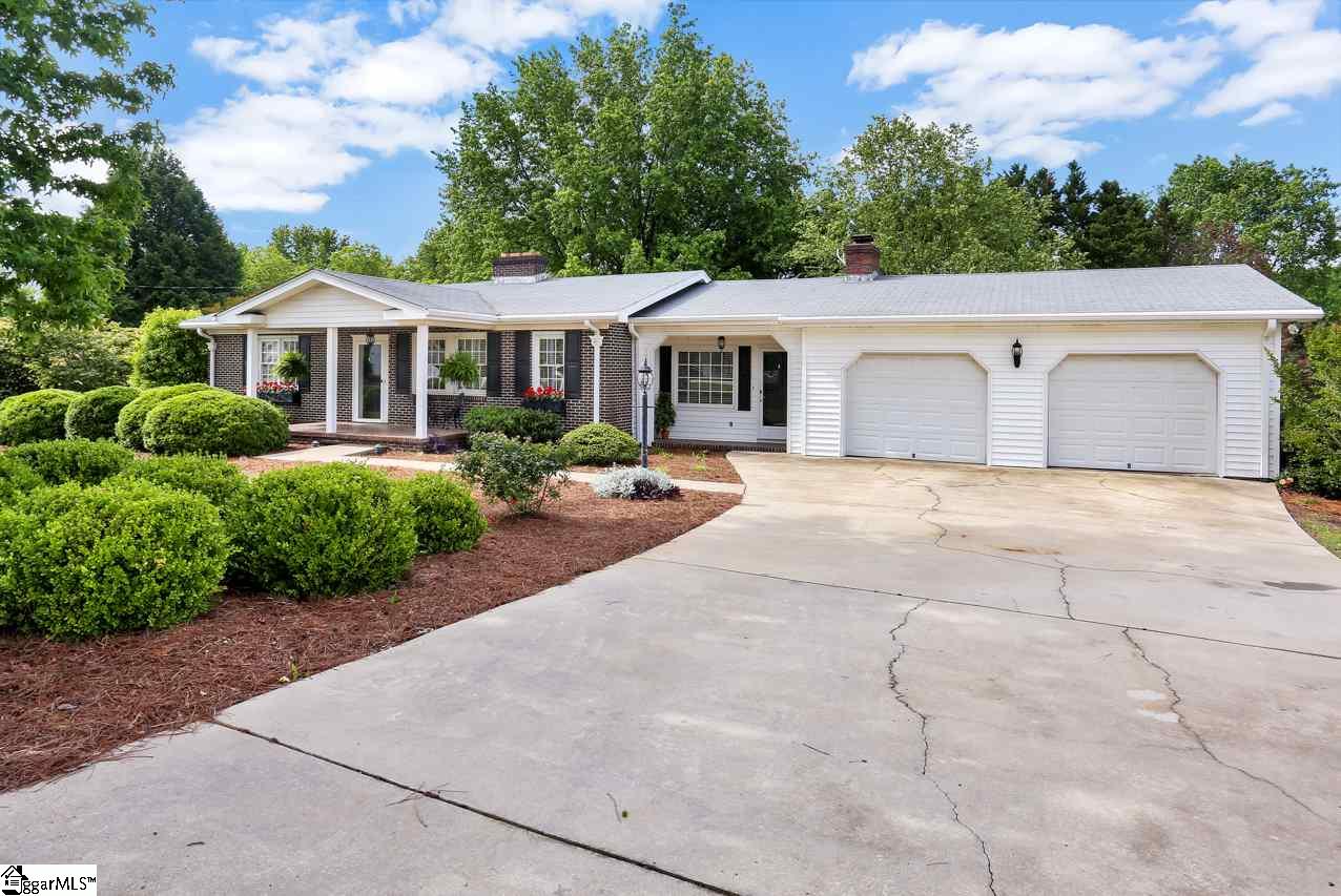 527 Wood Road Greer, SC 29651 - Photo 1 of 35