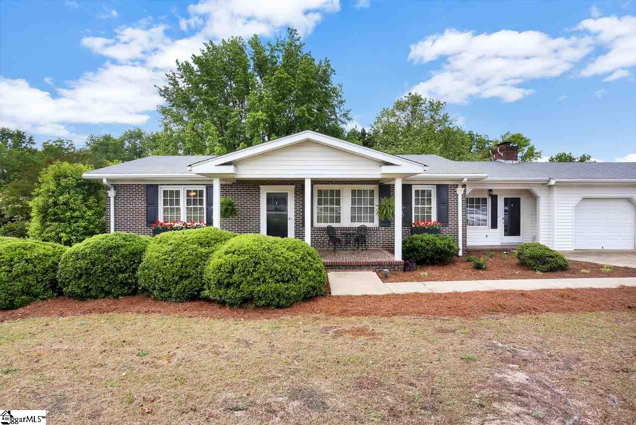 527 Wood Road Greer, SC 29651 - Photo 2 of 35