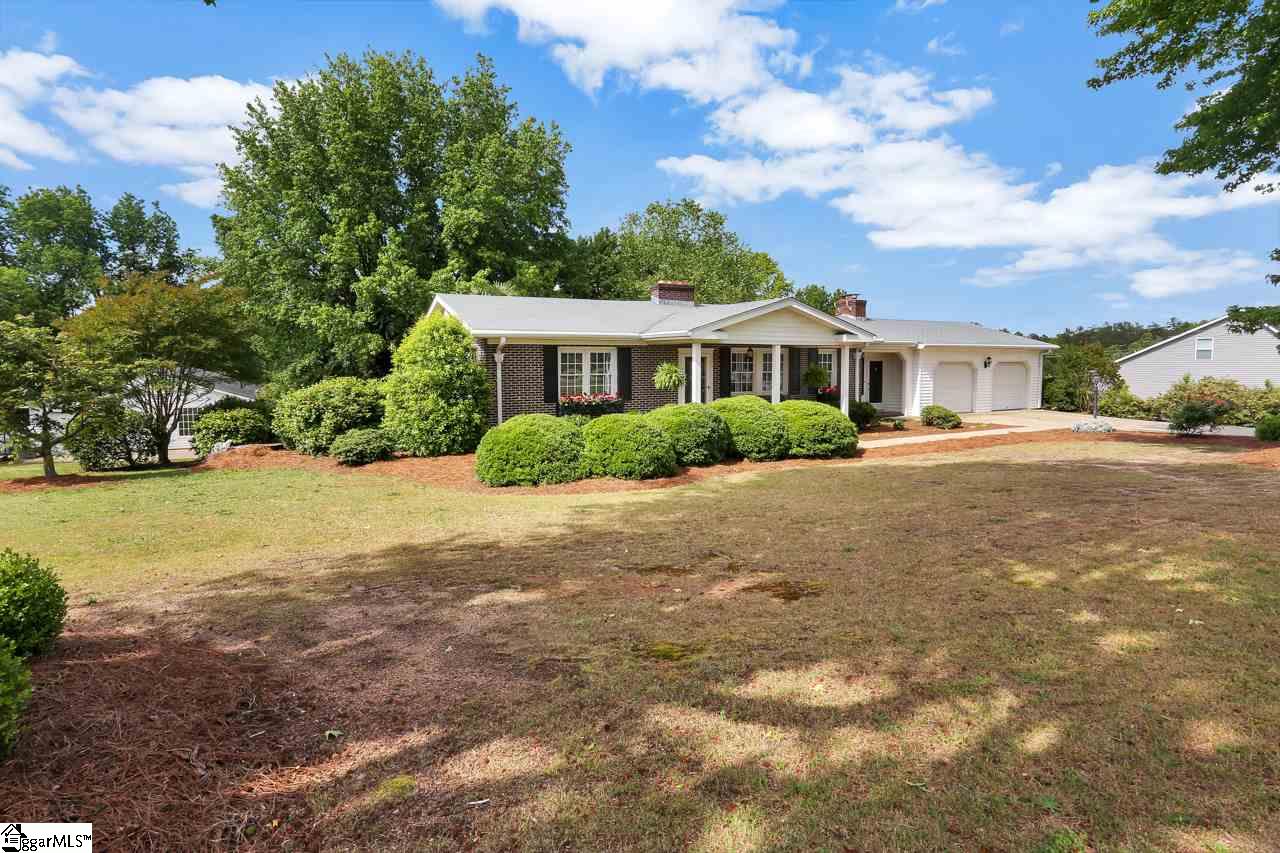 527 Wood Road Greer, SC 29651 - Photo 4 of 35