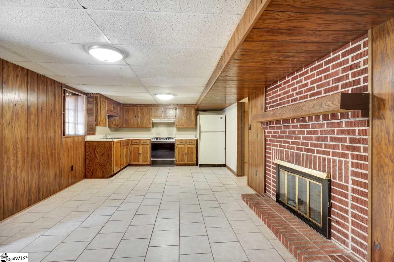 527 Wood Road Greer, SC 29651 - Photo 32 of 35