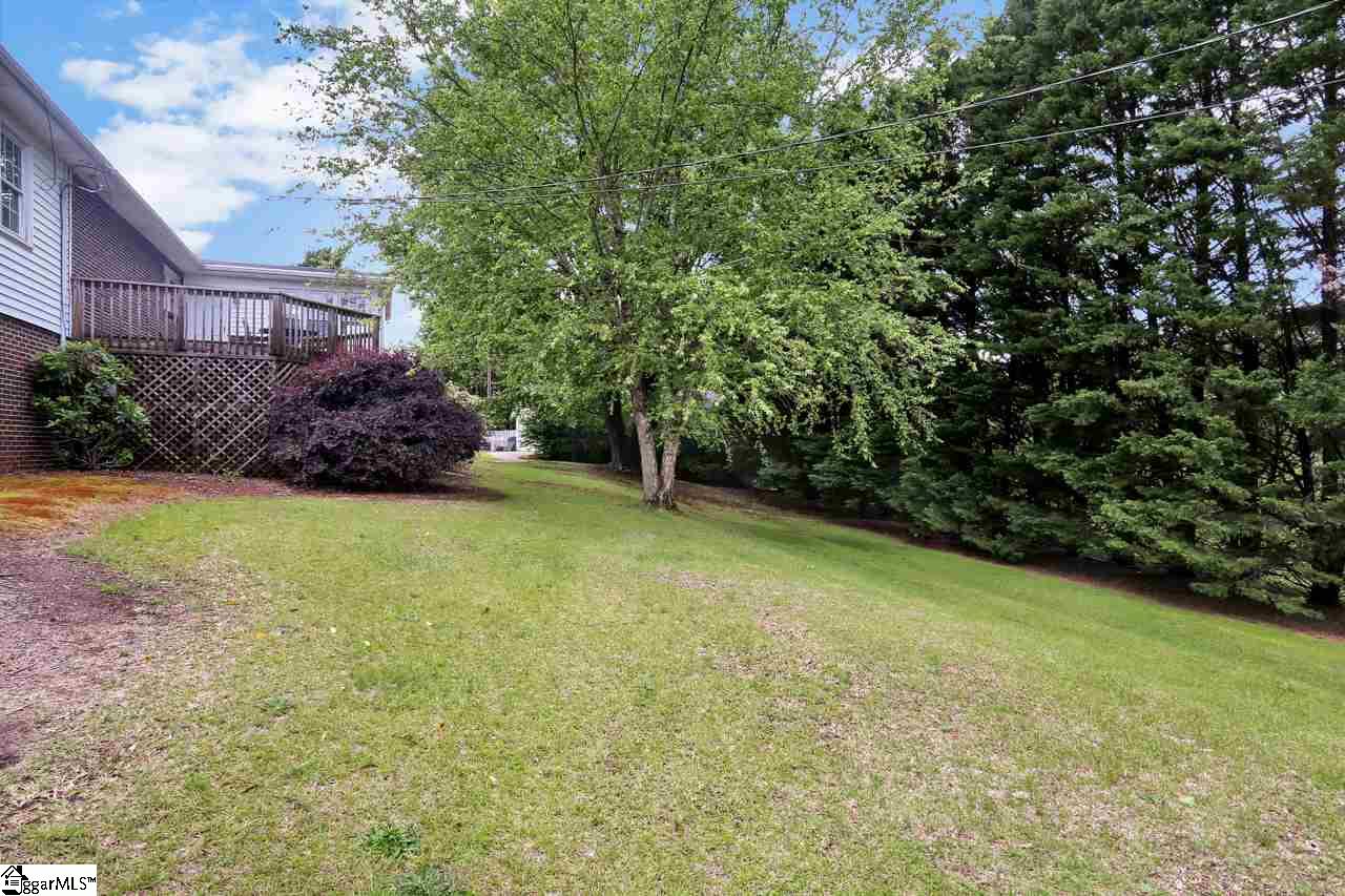 527 Wood Road Greer, SC 29651 - Photo 7 of 35